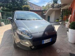Grigio Usata 2016 Fiat Punto Due volumi | 6500 € (Buon prezzo)