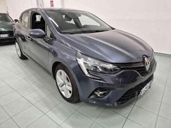 Blu metallizzato Usata 2022 Renault Clio V Business Tre volumi | 11.400 € (Ottimo prezzo)
