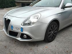 Usata 2015 Alfa Romeo Giulietta Tre volumi | 7700 € (Buon prezzo)