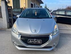 Grigio Usata 2015 Peugeot 208 Allure Due volumi | 5500 € (Buon prezzo)