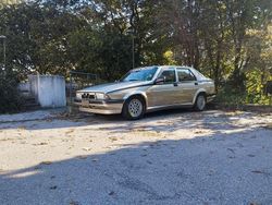 Argento Usata 1988 Alfa Romeo 75 Tre volumi | 7500 €