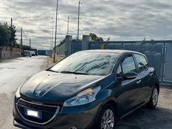 Grigio Usata 2012 Peugeot 208 Due volumi | 5990 € (Buon prezzo)