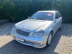 Giallo Usata 2004 Mercedes C220 Classic Tre volumi | 3990 € (Buon prezzo)