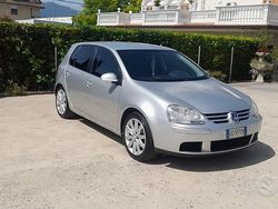 Grigio Usata 2007 VW Golf V Comfortline Tre volumi | 3500 € (Buon prezzo)