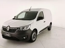 Bianco ghiaccio Usata 2024 Renault Kangoo Monovolume | 21.900 € (Cara)