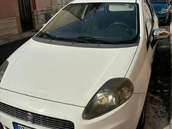 Bianco Usata 2009 Fiat Grande Punto Due volumi | 2900 € (Buon prezzo)