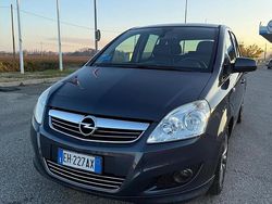 Grigio Usata 2011 Opel Zafira Cosmo Monovolume | 5600 € (Buon prezzo)