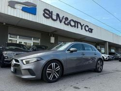 Grigio Usata 2020 Mercedes A180 Tre volumi | 17.900 € (Cara)