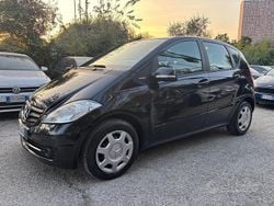Nero Usata 2010 Mercedes A160 Tre volumi | 3750 € (Buon prezzo)