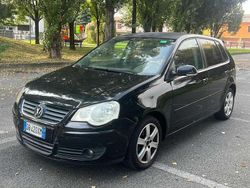 Nero Usata 2006 VW Polo Comfortline Tre volumi | 2450 € (Buon prezzo)