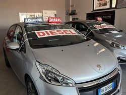 Grigio Usata 2017 Peugeot 208 Allure Due volumi | 7500 € (Buon prezzo)