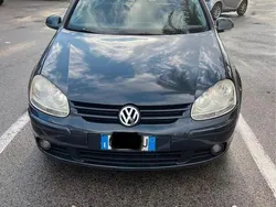 Usata 2004 VW Golf V Tre volumi | 1800 € (Ottimo prezzo)