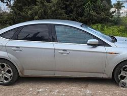 Grigio Usata 2008 Ford Mondeo Tre volumi | 2500 € (Molto cara)