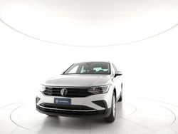 Reflex silver metallizzato Usata 2023 VW Tiguan Life SUV | 29.500 € (Ottimo prezzo)