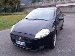 Nero Usata 2009 Fiat Grande Punto Emotion Due volumi | 3500 € (Buon prezzo)