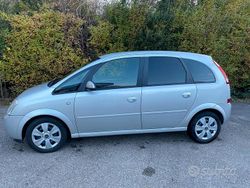 Grigio Usata 2004 Opel Meriva Monovolume | 1600 € (Buon prezzo)