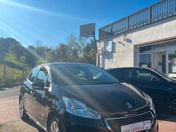 Nero Usata 2014 Peugeot 208 Allure Due volumi | 5000 € (Ottimo prezzo)