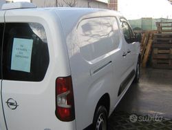 Bianco Usata 2020 Opel Combo Monovolume | 13.000 € (Cara)