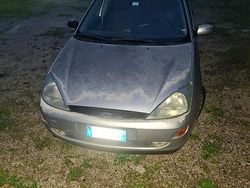 Grigio Usata 2001 Ford Focus Station wagon | 1150 € (Buon prezzo)