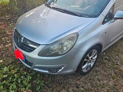 Grigio Usata 2007 Opel Corsa Tre volumi | 2350 € (Buon prezzo)