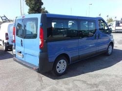 Blu/azzurro Usata 2009 Renault Trafic Monovolume | 9950 € (Cara)