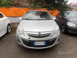 Grigio Usata 2012 Opel Corsa Tre volumi | 3990 € (Buon prezzo)
