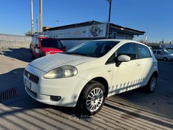 Bianco Usata 2009 Fiat Grande Punto Dynamic Due volumi | 2500 € (Buon prezzo)