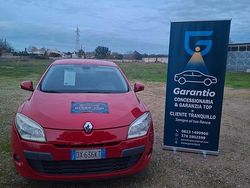 Rosso Usata 2009 Renault Mégane Tre volumi | 3000 € (Buon prezzo)