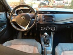 Nero Usata 2014 Alfa Romeo Giulietta Distinctive Tre volumi | 6000 € (Super prezzo)