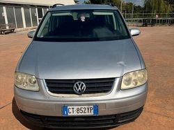 Grigio Usata 2005 VW Touran Trendline Monovolume | 2000 € (Buon prezzo)