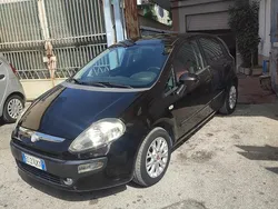 Usata 2010 Fiat Grande Punto Due volumi | 3900 € (Buon prezzo)