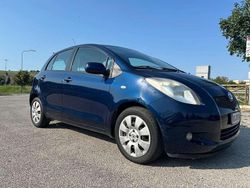 Blu Usata 2007 Toyota Yaris Luna Tre volumi | 3200 € (Buon prezzo)