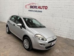 Grigio Usata 2014 Fiat Punto Lounge Tre volumi | 3800 € (Ottimo prezzo)