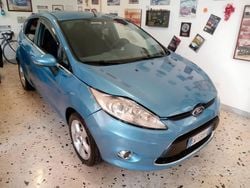 Blu Usata 2010 Ford Fiesta Tre volumi | 3800 € (Buon prezzo)