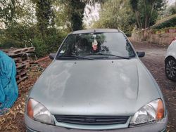 Verde Usata 2000 Ford Fiesta Due volumi | 600 €