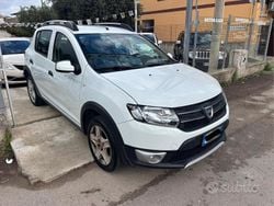 Bianco Usata 2016 Dacia Sandero Stepway Due volumi | 5499 € (Buon prezzo)