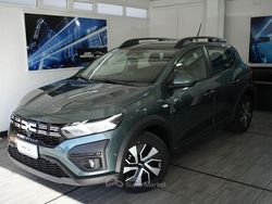 Cedar green Nuova 2025 Dacia Sandero Expression Due volumi | 17.290 € (Buon prezzo)