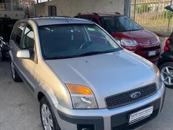 Argento Usata 2008 Ford Fusion Tre volumi | 2500 € (Buon prezzo)