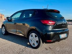 Nero Usata 2015 Renault Clio IV Tre volumi | 5600 € (Buon prezzo)