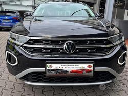 Nero Usata 2024 VW T-Roc Life SUV | 31.000 € (Molto cara)