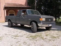 Usata 1991 Ford F250 Lariat SUV | 14.500 €