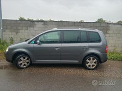 Grigio Usata 2004 VW Touran Trendline Monovolume | 2500 € (Buon prezzo)