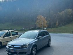 Grigio Usata 2004 Opel Astra Station wagon | 1200 € (Ottimo prezzo)