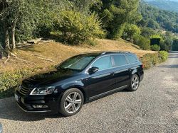 Nero Usata 2012 VW Passat R-line Tre volumi | 8500 € (Molto cara)