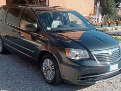 Nero Usata 2012 Lancia Voyager Platinum Monovolume | 6700 € (Molto cara)