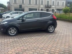 Nero Usata 2009 Ford Fiesta Due volumi | 4000 € (Buon prezzo)