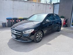 Nero Usata 2020 Mercedes B180 Business Monovolume | 19.999 € (Ottimo prezzo)