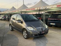 Grigio Usata 2012 Mercedes A180 Avantgarde Tre volumi | 5500 € (Ottimo prezzo)
