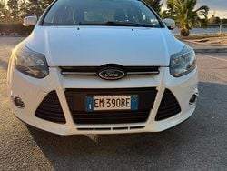 Bianco Usata 2012 Ford Focus Tre volumi | 3750 € (Buon prezzo)