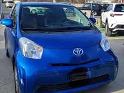 Blu/azzurro Usata 2010 Toyota iQ Due volumi | 4500 € (Buon prezzo)